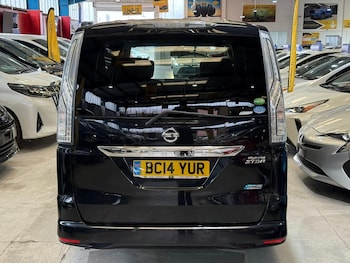 Used Nissan Serena 2014 for sale - 77733404: Photo