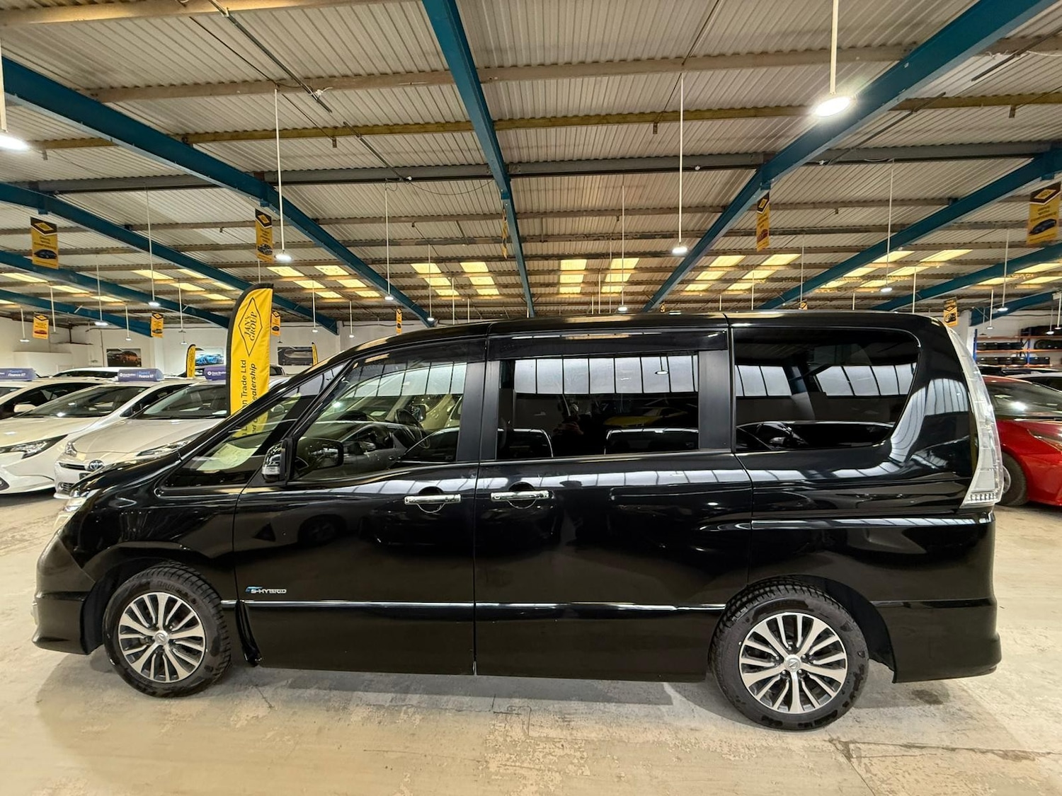 Used Nissan Serena for sale - 77733404: Photo 7