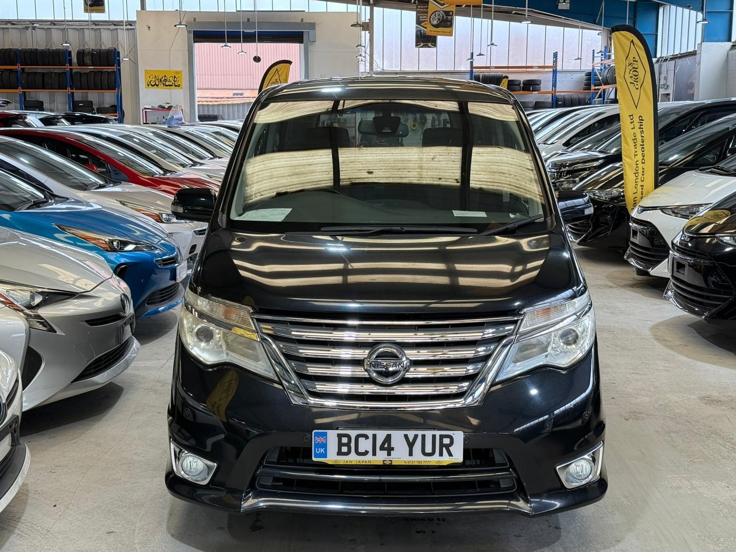 Used Nissan Serena for sale - 77733404: Photo 9