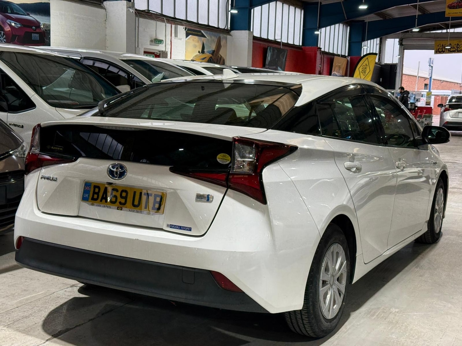 Used Toyota Prius for sale - 76711959: Photo 2