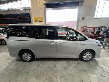 Used Toyota Voxy 2015 for sale - 79599771: Photo