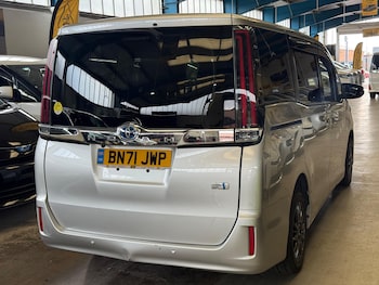 Used Toyota Noah 2021 for sale - 75924672: Photo