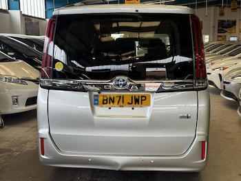 Used Toyota Noah 2021 for sale - 75924672: Photo