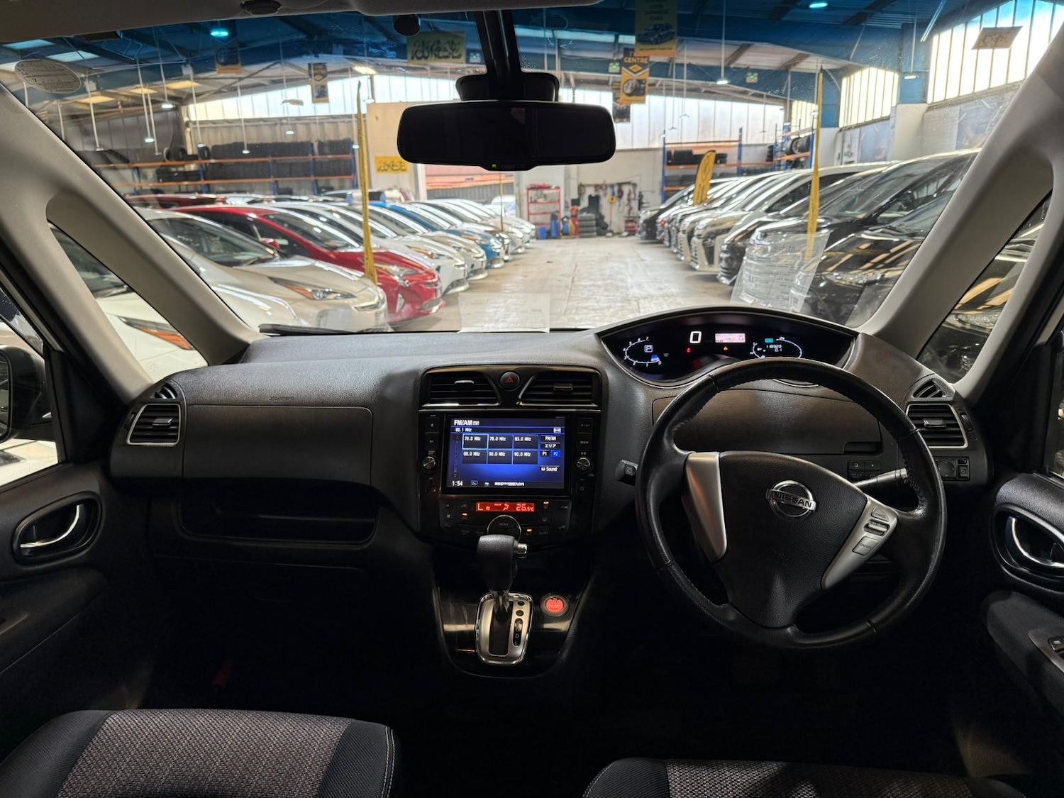 Used Nissan Serena for sale - 77834699: Photo 12