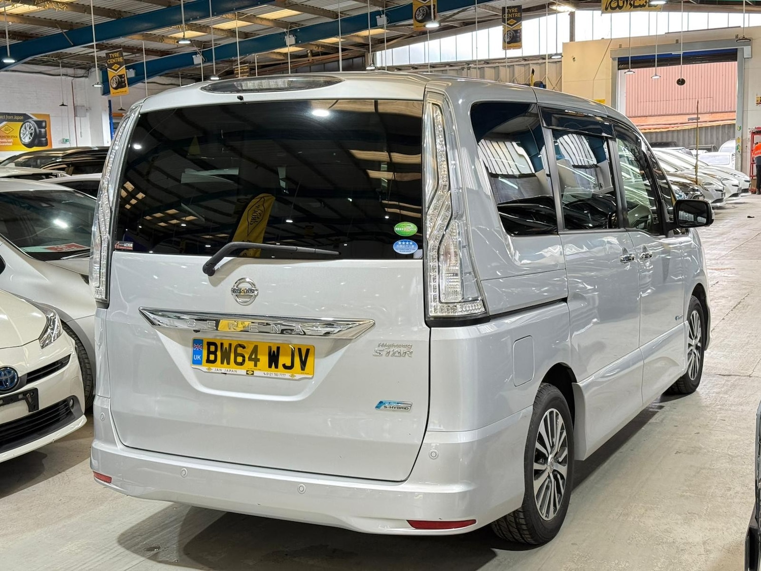 Used Nissan Serena for sale - 77834699: Photo 3