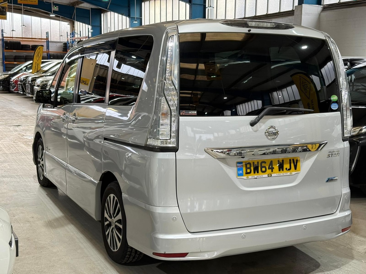 Used Nissan Serena for sale - 77834699: Photo 6