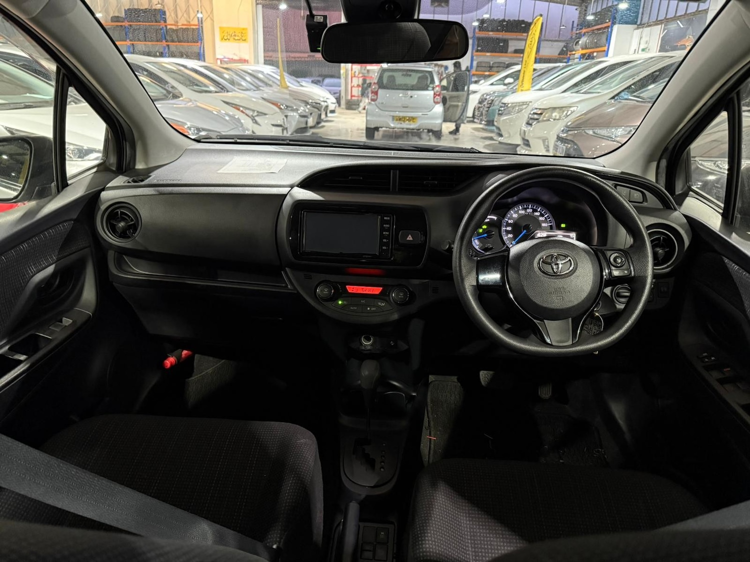 Used Toyota Vitz for sale - 77084939: Photo 12