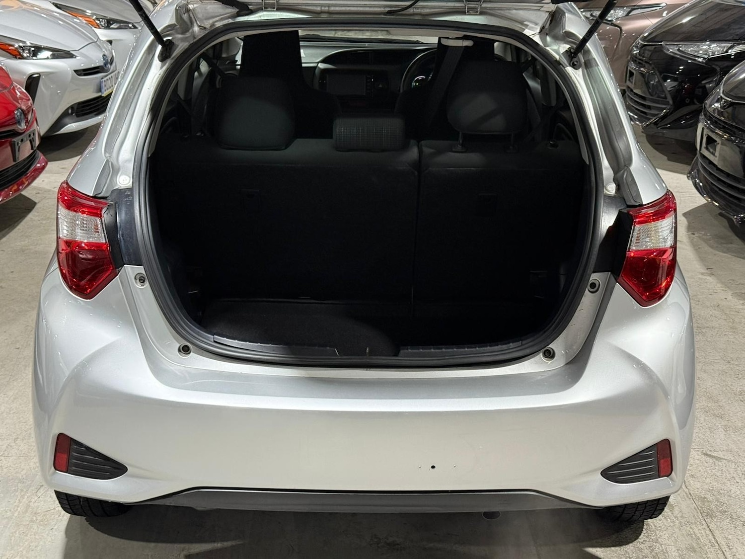 Used Toyota Vitz for sale - 77084939: Photo 16