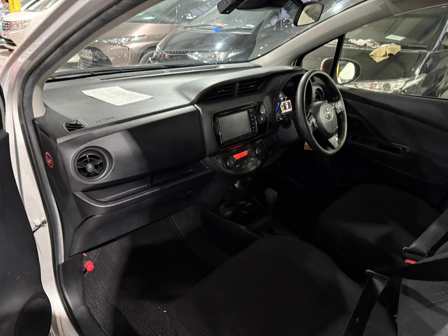 Used Toyota Vitz for sale - 77084939: Photo 21