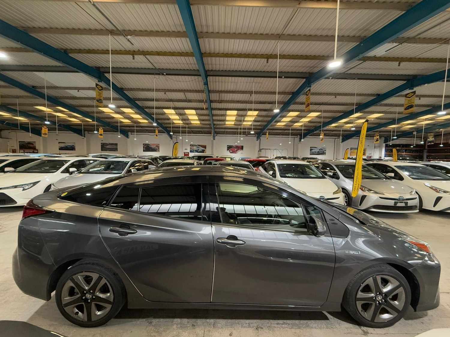 Used Toyota Prius for sale - 76311663: Photo 2