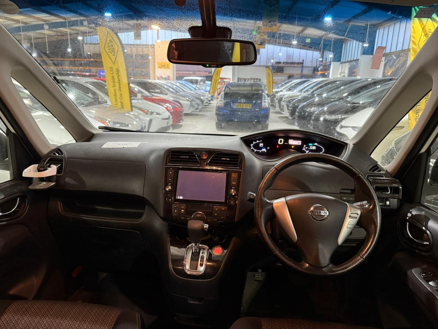 Used Nissan Serena for sale - 77408872: Photo 13