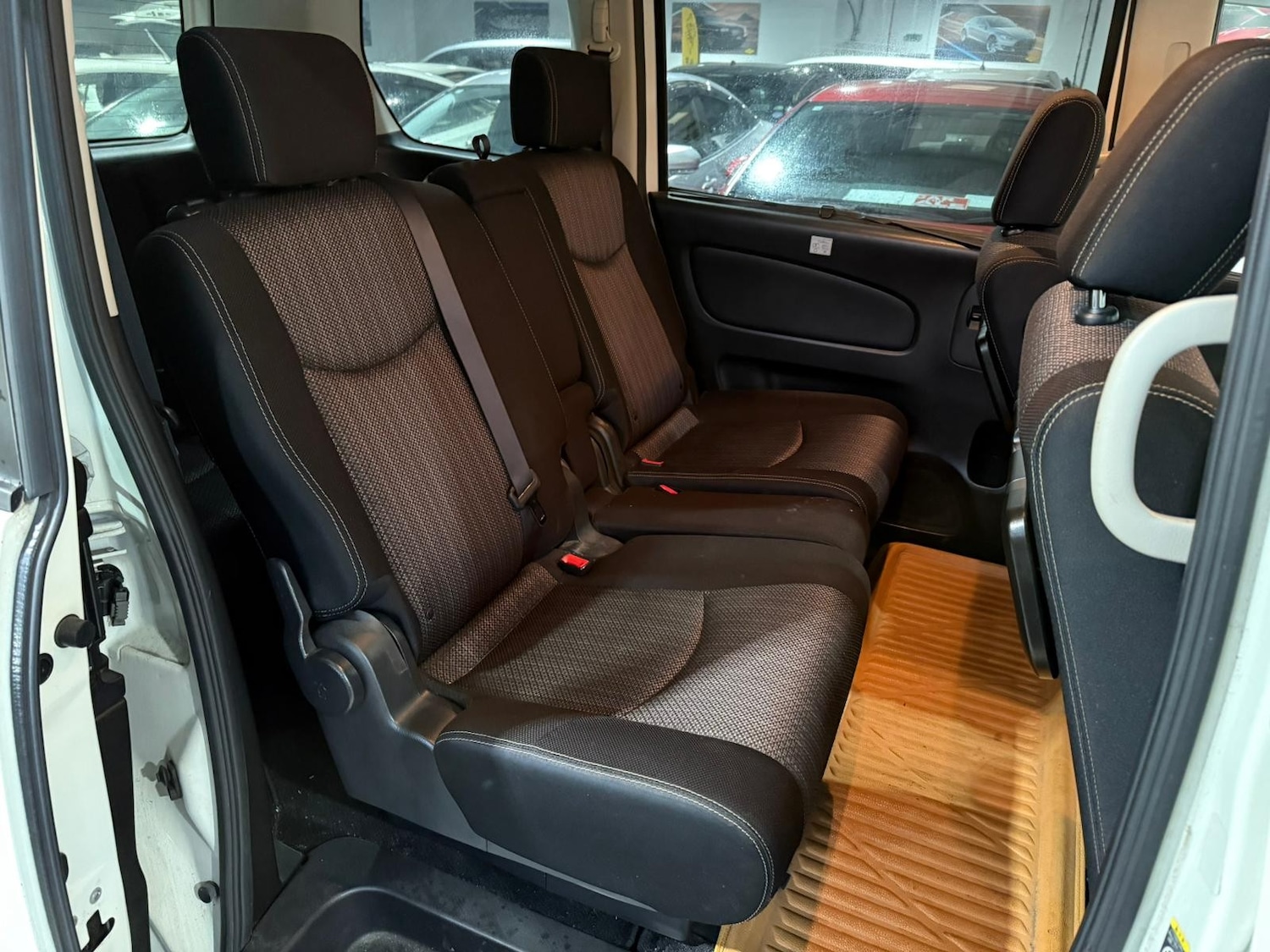 Used Nissan Serena for sale - 77408872: Photo 14