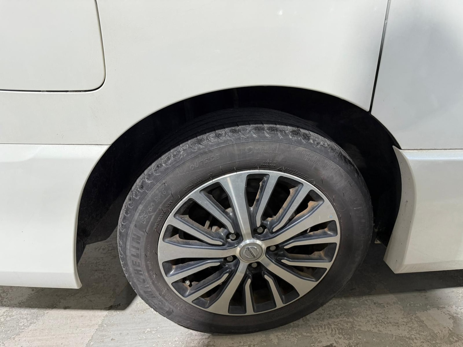 Used Nissan Serena for sale - 77408872: Photo 24