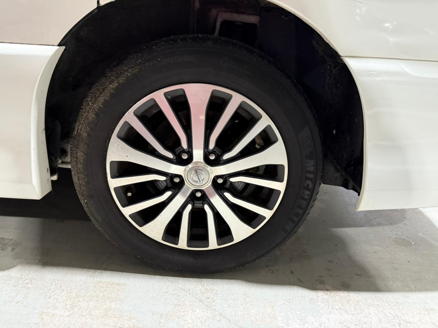 Used Nissan Serena for sale - 77408872: Photo 26