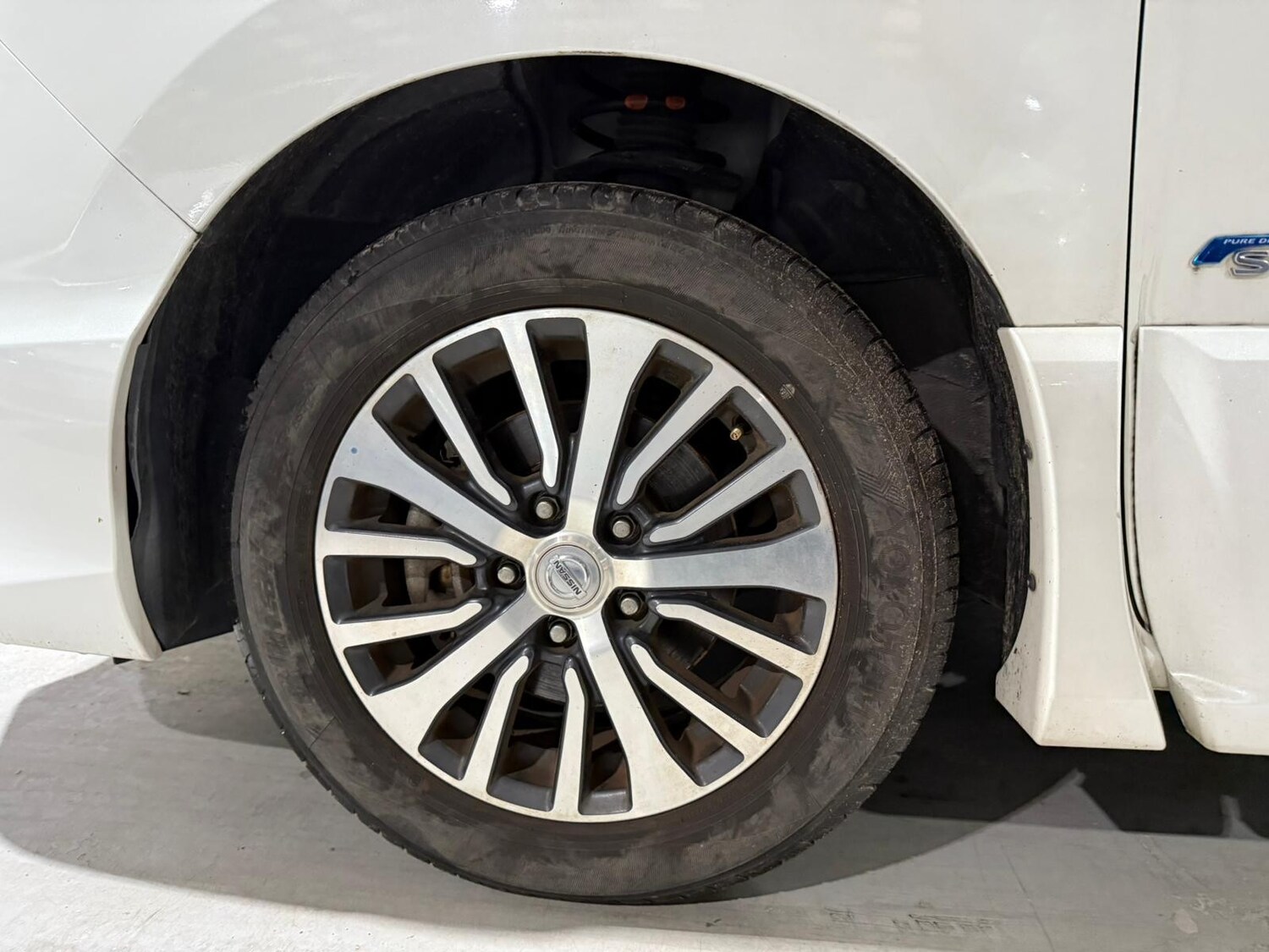 Used Nissan Serena for sale - 77408872: Photo 28