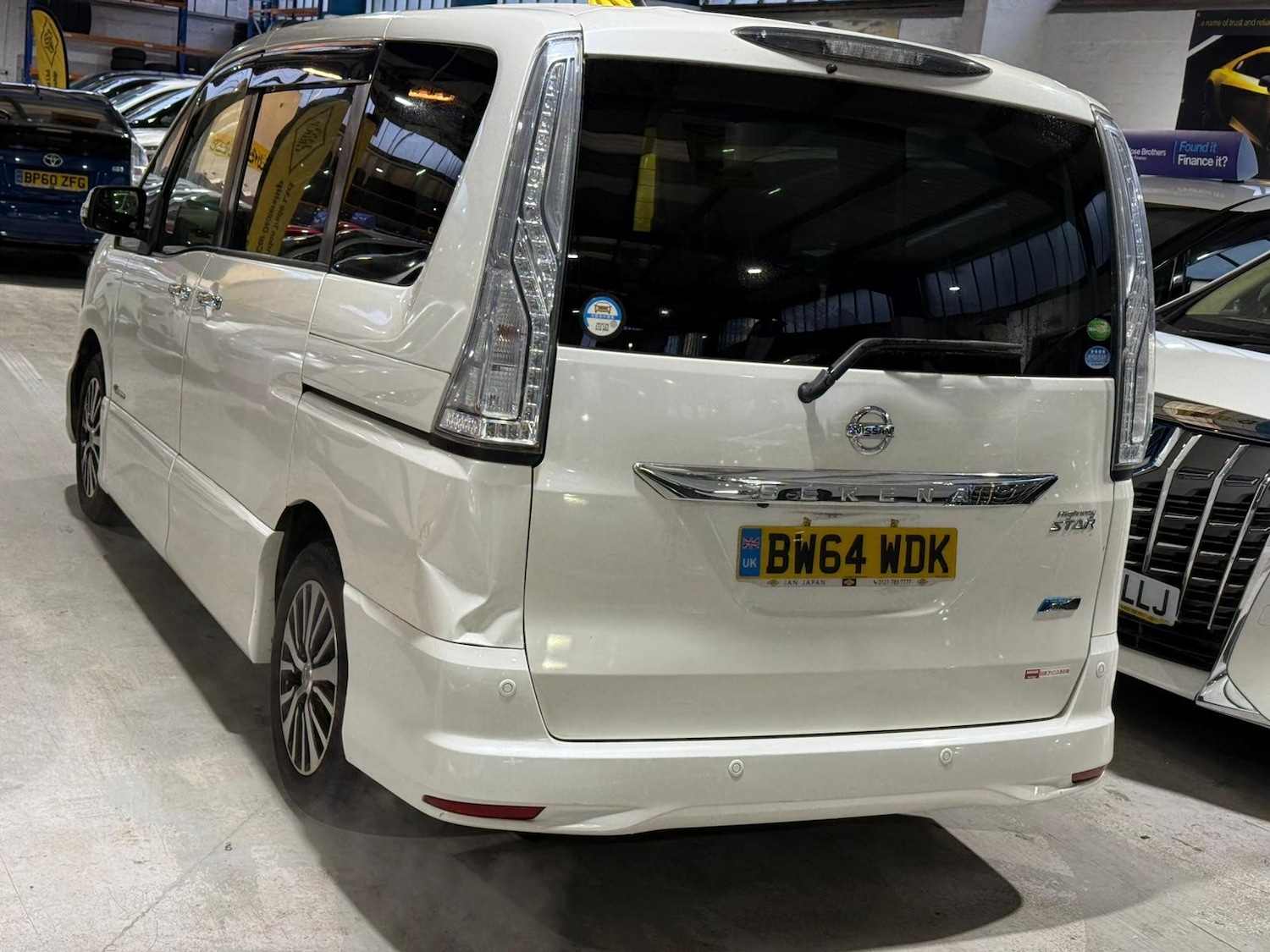 Used Nissan Serena for sale - 77408872: Photo 6