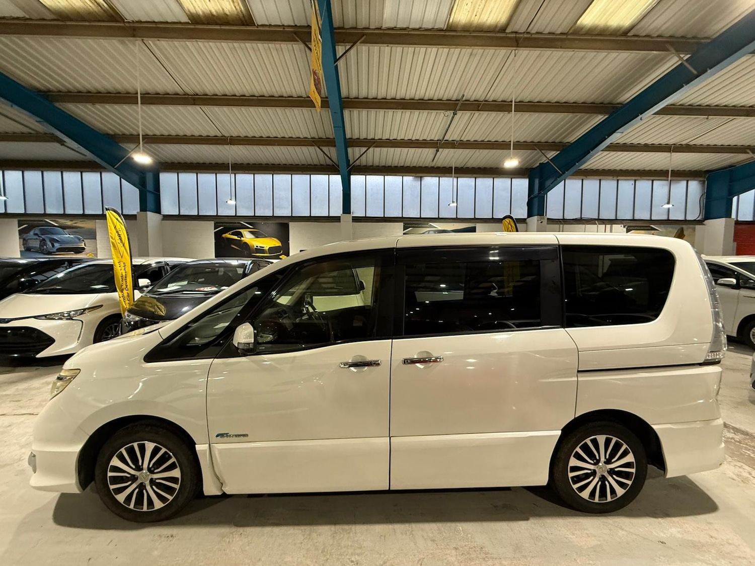 Used Nissan Serena for sale - 77408872: Photo 7