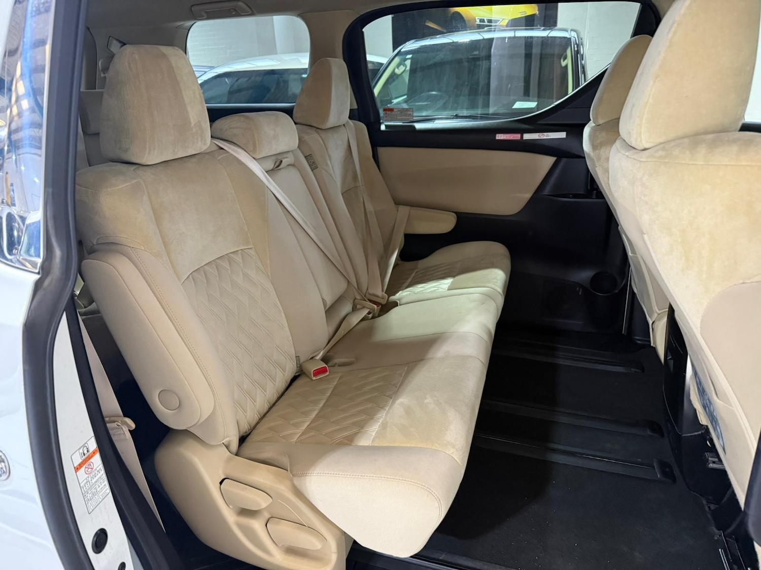 Used Toyota Alphard for sale - 77323975: Photo 14