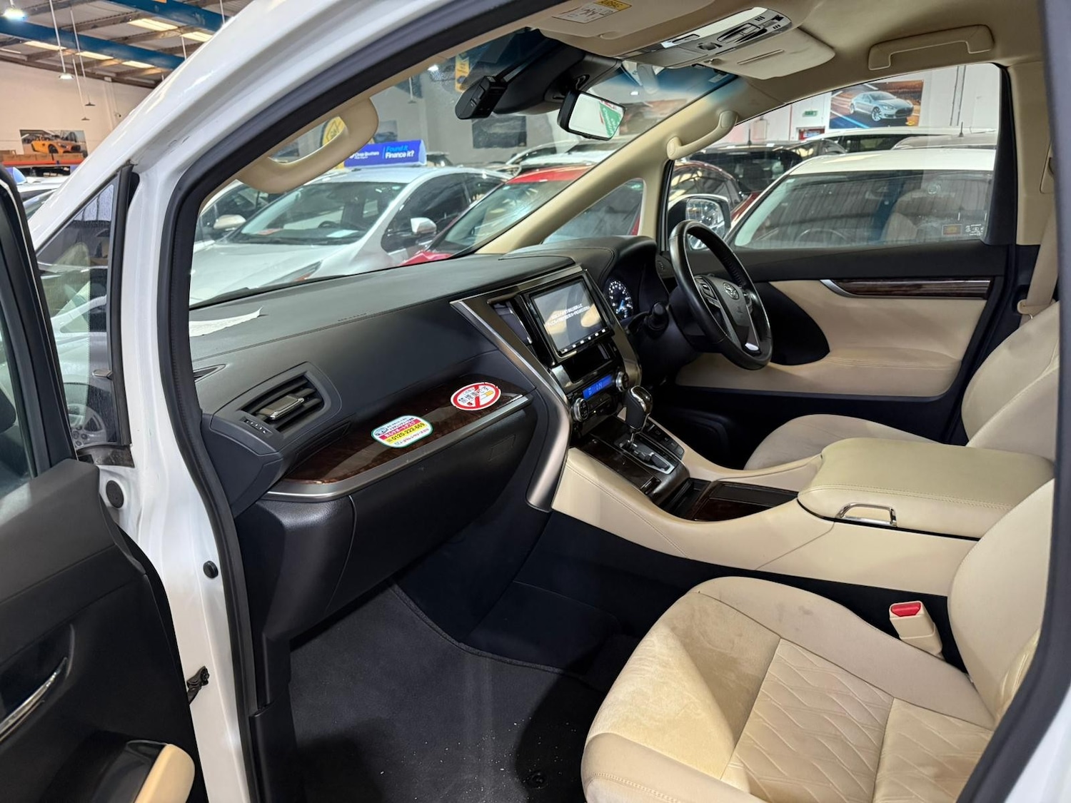 Used Toyota Alphard for sale - 77323975: Photo 17