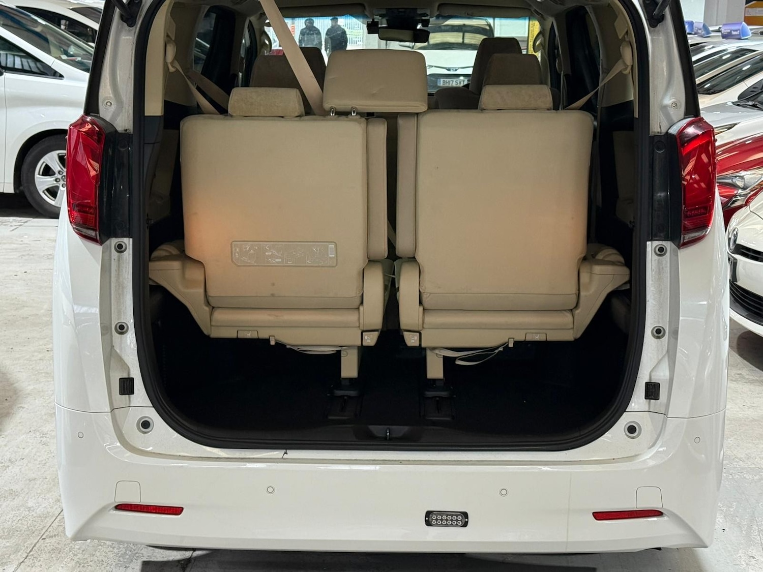 Used Toyota Alphard for sale - 77323975: Photo 18