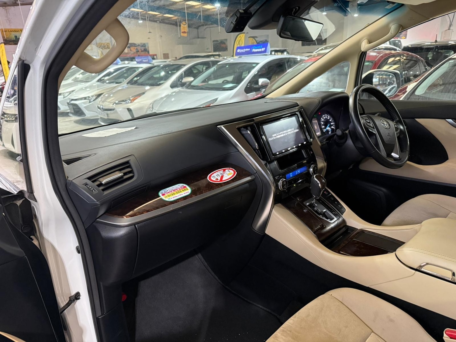 Used Toyota Alphard for sale - 77323975: Photo 22