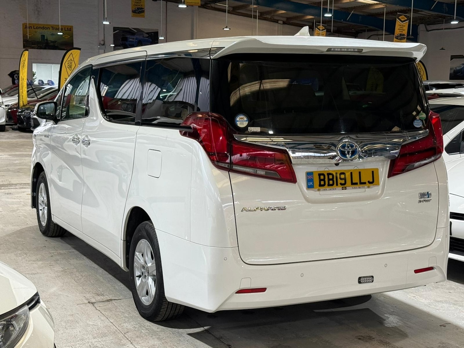 Used Toyota Alphard for sale - 77323975: Photo 6