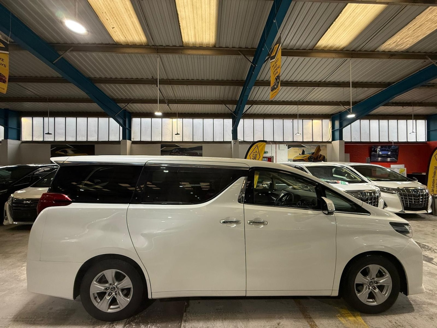 Used Toyota Alphard for sale - 77187646: Photo 2
