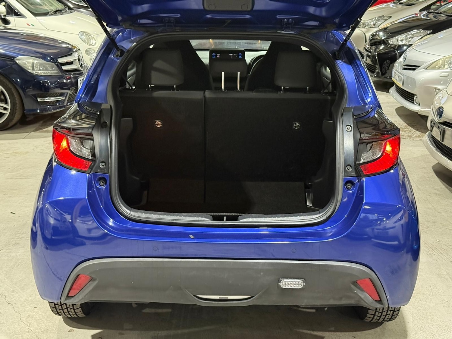 Used Toyota Yaris for sale - 76985669: Photo 17