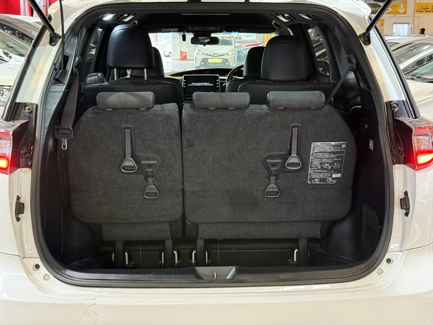 Used Toyota Estima 2025 for sale - 76704605: Photo 18