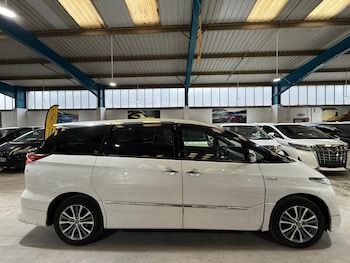 Used Toyota Estima 2018 for sale - 76704605: Photo