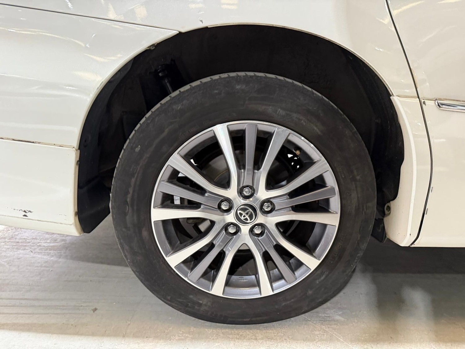 Used Toyota Estima 2025 for sale - 76704605: Photo 32