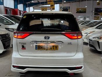Used Toyota Estima 2018 for sale - 76704605: Photo