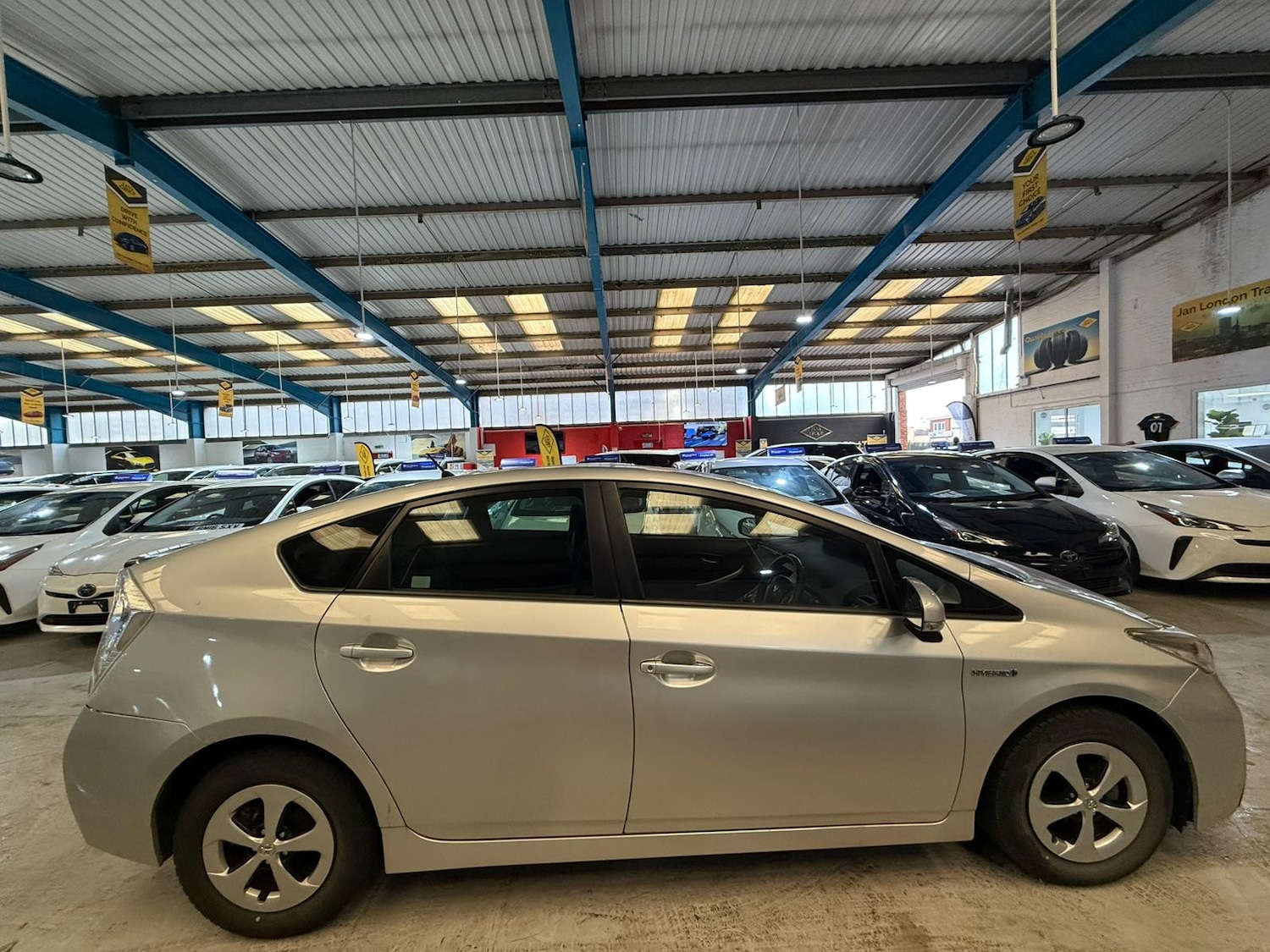 Used Toyota Prius 2026 for sale - 77319676: Photo 2