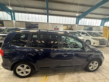Used Volkswagen Touran 2011 for sale - 75325254: Photo