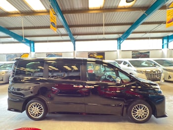 Used Toyota Prius 2021 for sale - 79035312: Photo