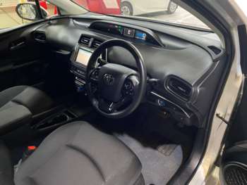 Used Toyota Prius 2020 for sale - 73280270: Photo