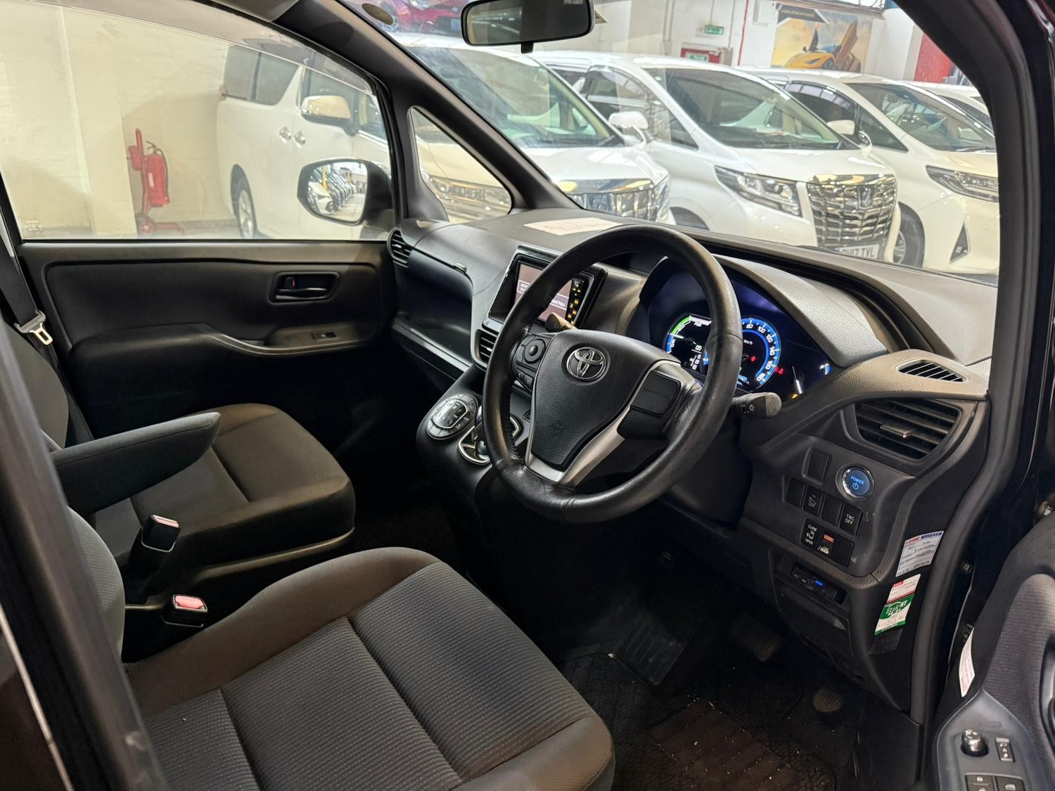 Used Toyota Noah 2026 for sale - 77323983: Photo 11