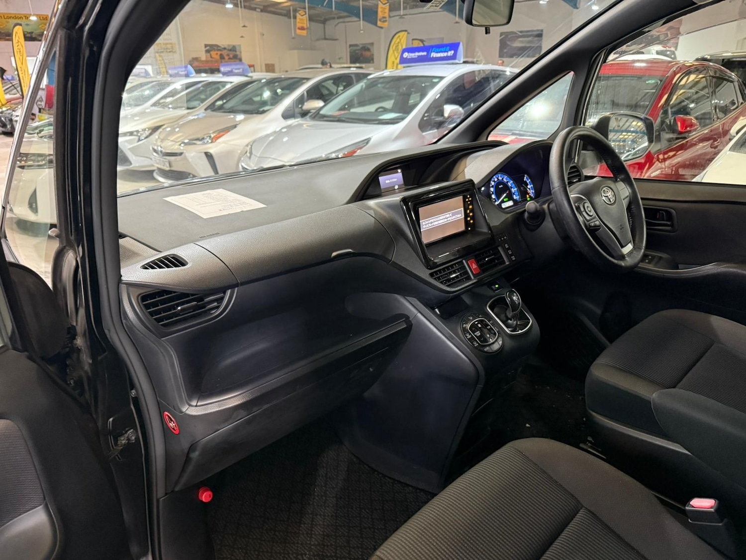 Used Toyota Noah 2026 for sale - 77323983: Photo 17