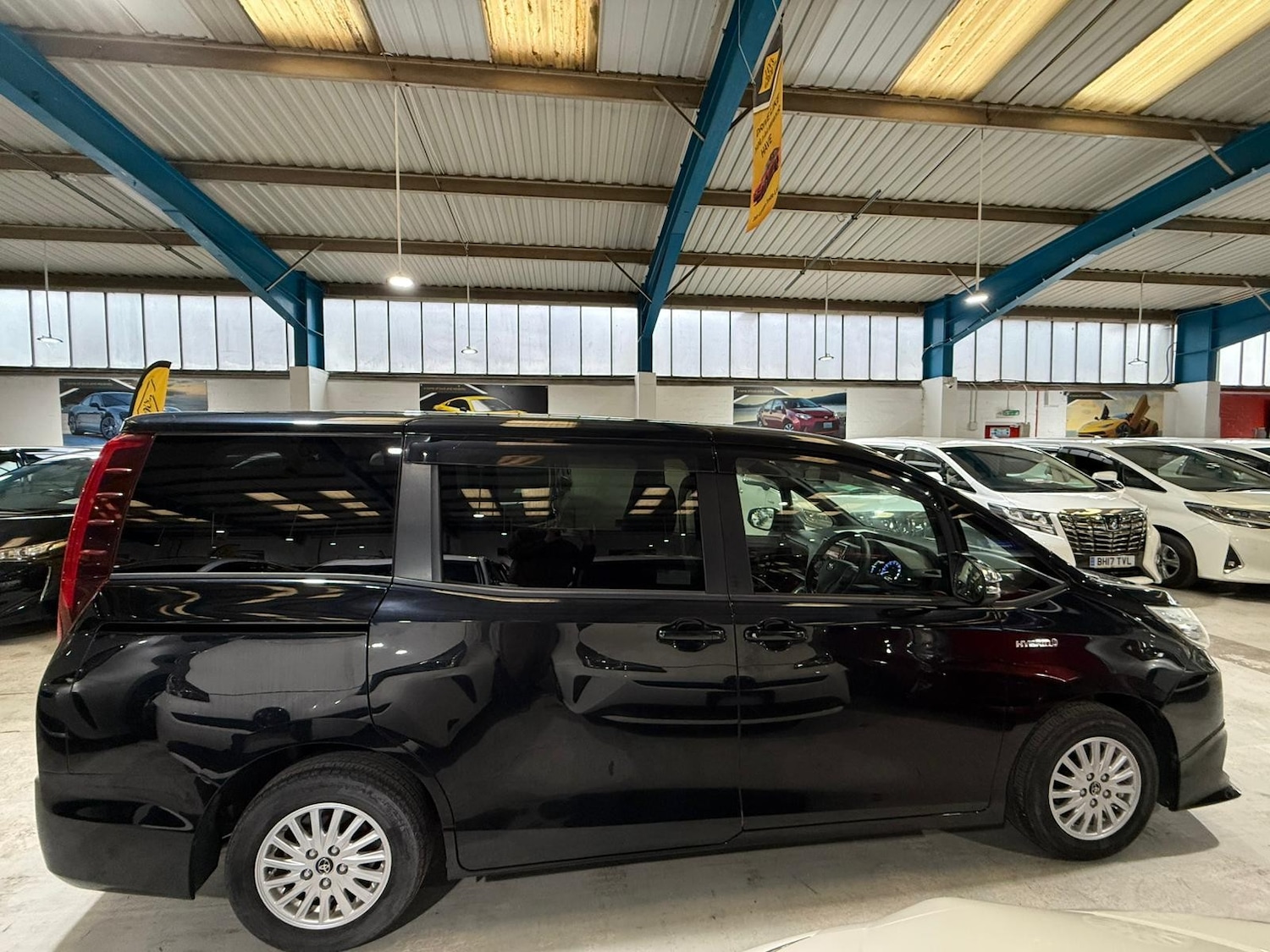 Used Toyota Noah 2026 for sale - 77323983: Photo 2