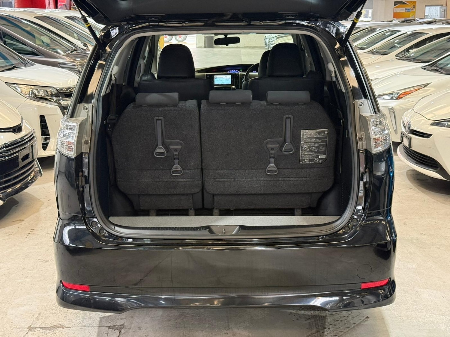 Used Toyota Estima for sale - 76466283: Photo 16