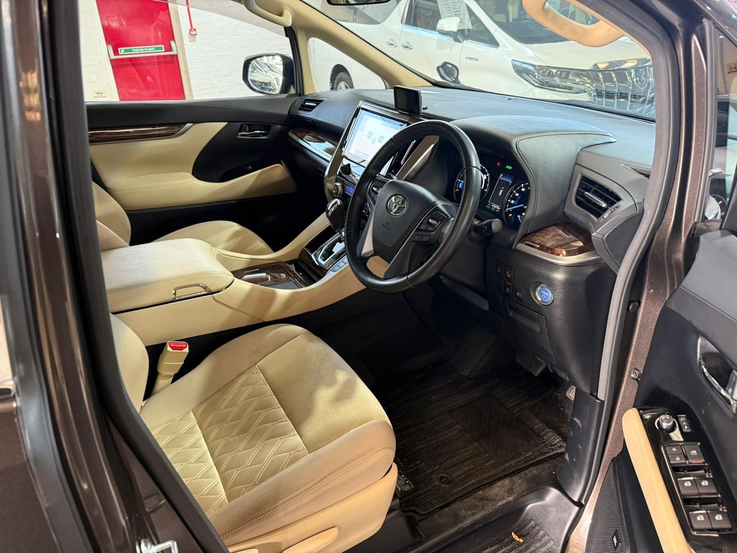 Used Toyota Alphard for sale - 76697792: Photo 12