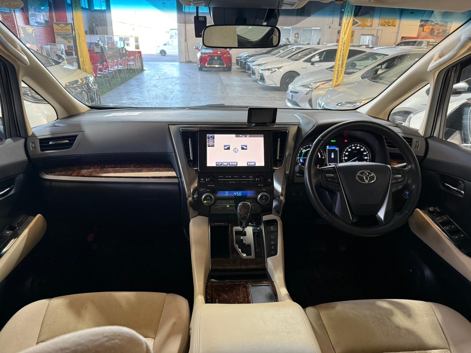 Used Toyota Alphard for sale - 76697792: Photo 13