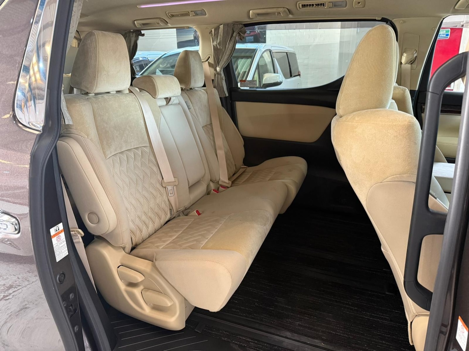 Used Toyota Alphard for sale - 76697792: Photo 15