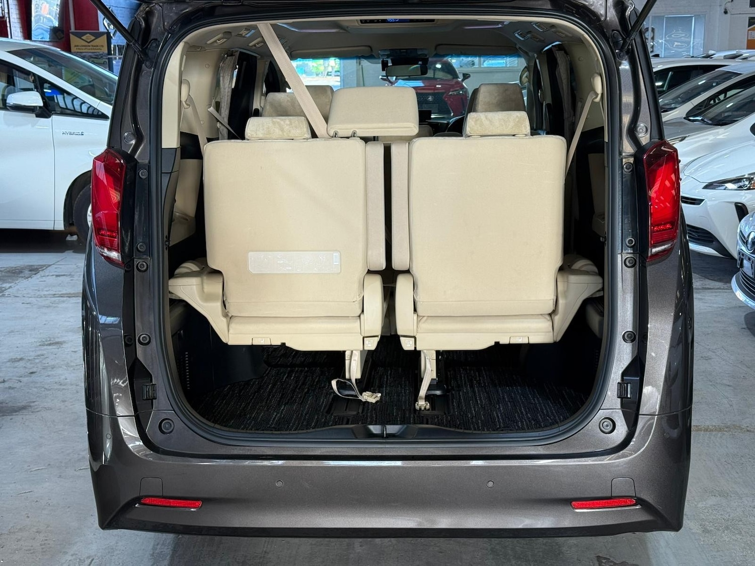 Used Toyota Alphard for sale - 76697792: Photo 18