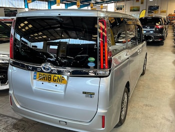 Used Toyota Noah 2018 for sale - 79542436: Photo
