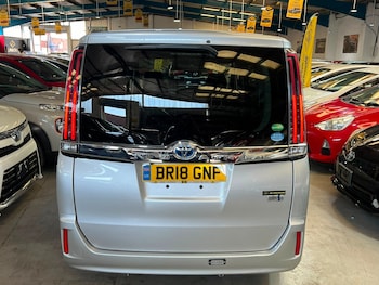 Used Toyota Noah 2018 for sale - 79542436: Photo