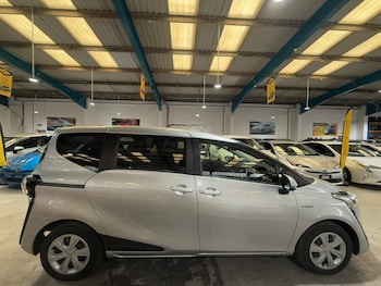 Used Toyota Sienta 2020 for sale - 76287940: Photo