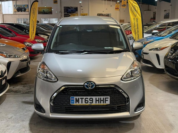 Used Toyota Sienta 2025 for sale - 76287940: Photo 9