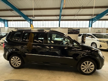 Used Volkswagen Touran 2011 for sale - 75676925: Photo