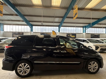 Used Toyota Estima 2017 for sale - 75643952: Photo